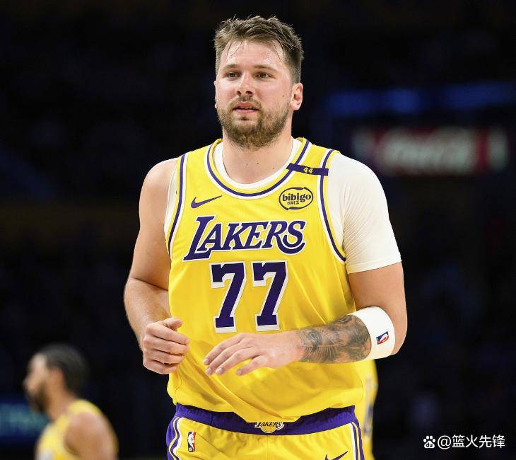 东契奇连续三场比赛得分超过出色防守,澳大利亚队不断突破!再创辉煌时刻(东契奇交易详情) 东契奇连续三场比赛得分超过出色防守,澳大利亚队不断突破!再创辉煌时刻(东契奇交易详情)