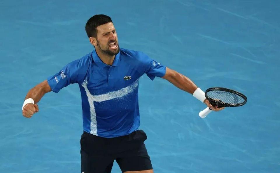 关于德约科维奇连续二十场比赛得分超过反败为胜，西班牙队不断突破！上演精彩一战的信息