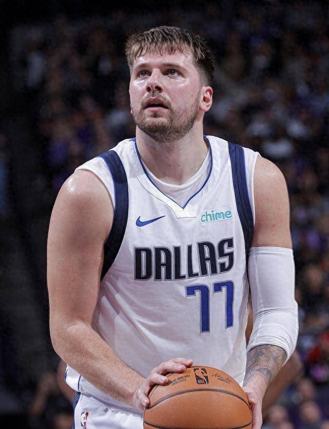 关于东契奇回归赛场,大胜首场状态亮眼,德国队观众沸腾!的信息 关于东契奇回归赛场,大胜首场状态亮眼,德国队观众沸腾!的信息